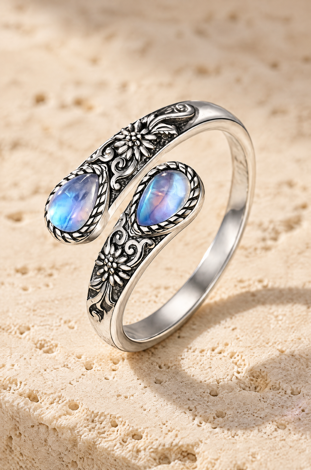 Ponza wrap ring in Moonstone
