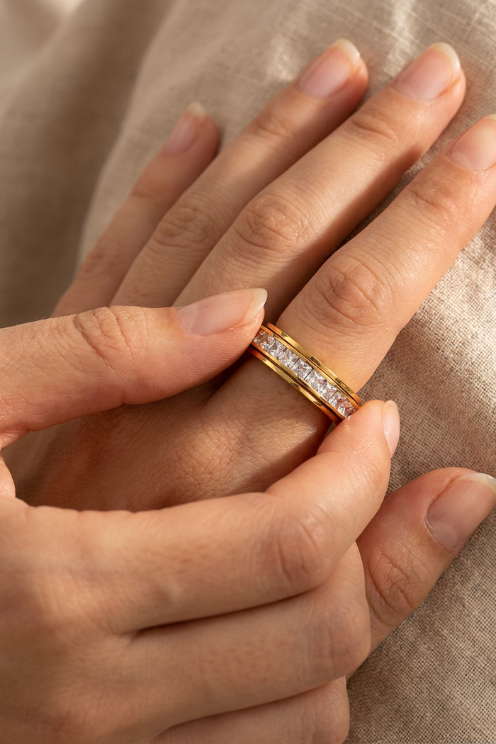Calma Anxiety Ring — Crystal Spinner Band