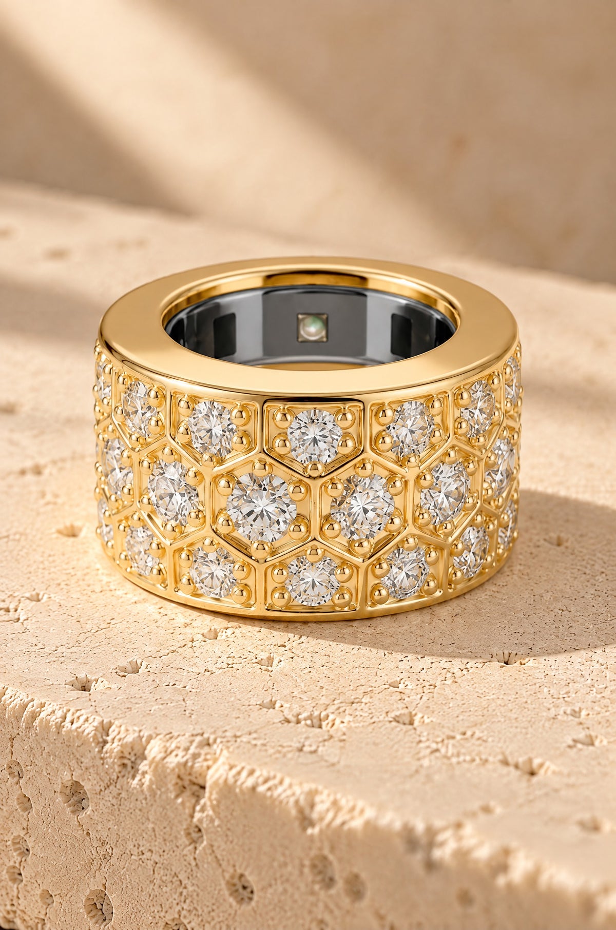 Close-up of the gold Anacapri ring cover