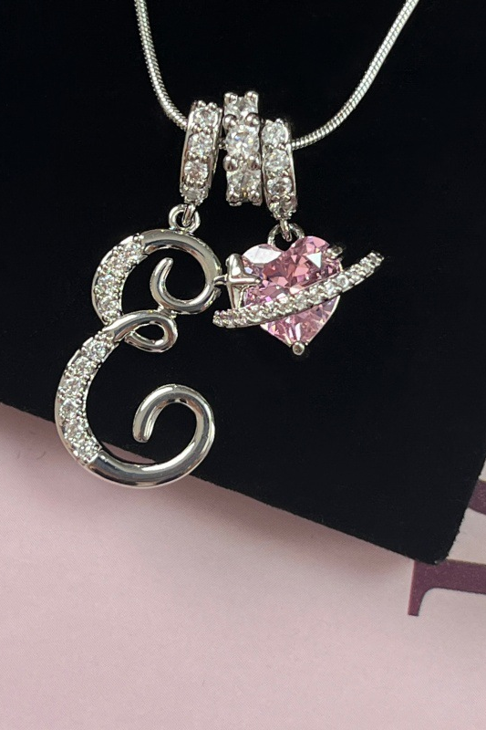 Cifra initial necklace letter E