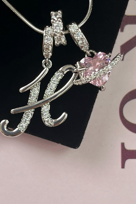 Cifra initial necklace letter H