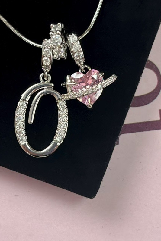Cifra initial necklace letter O