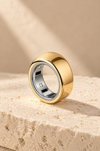 Faraglioni cover fitted over a smart ring