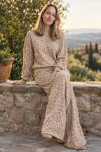 Conca leopard set, worn on a terrace wall