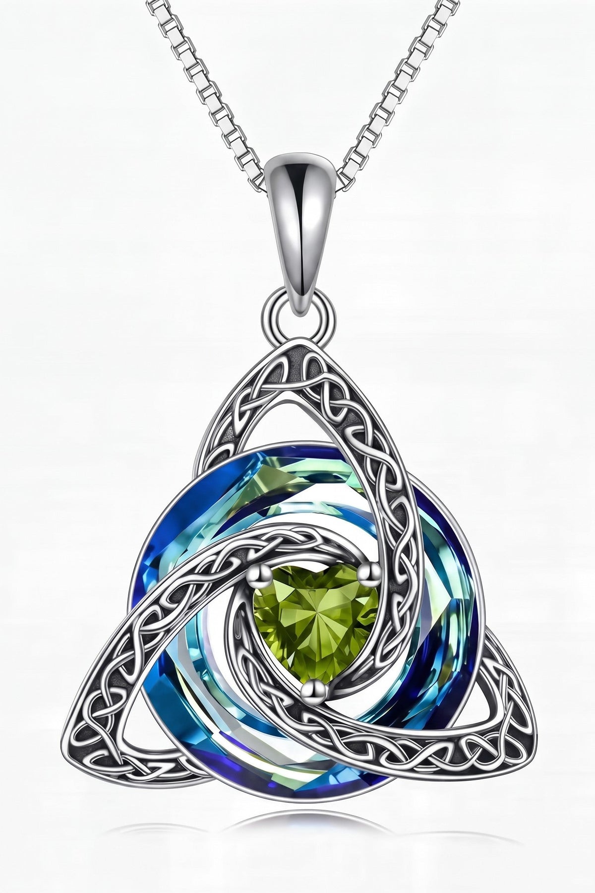 Nodo knot necklace, August peridot birthstone