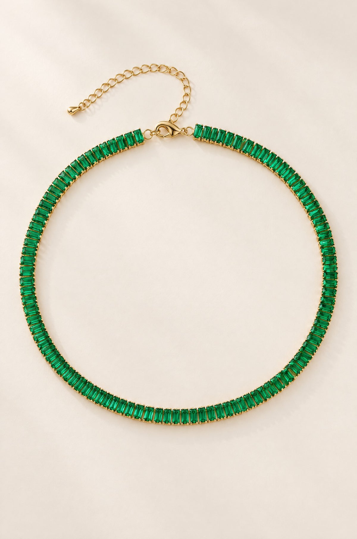 Smeraldo tennis necklace, laid flat