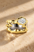 Close-up of the gold Vulcano ring cover